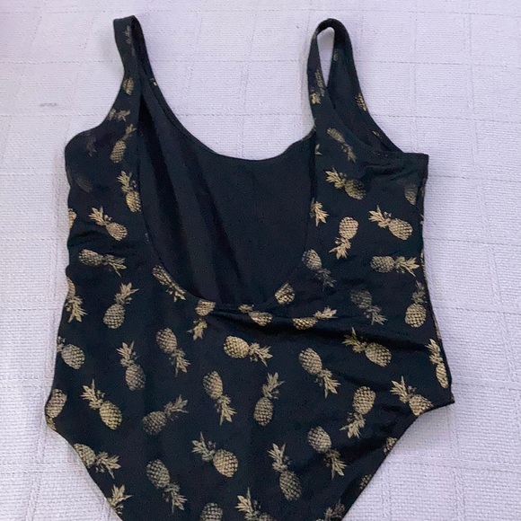 Bathing suit - Picture 2 of 2